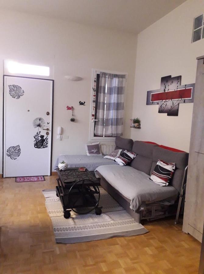 Les Violettes Apartment *