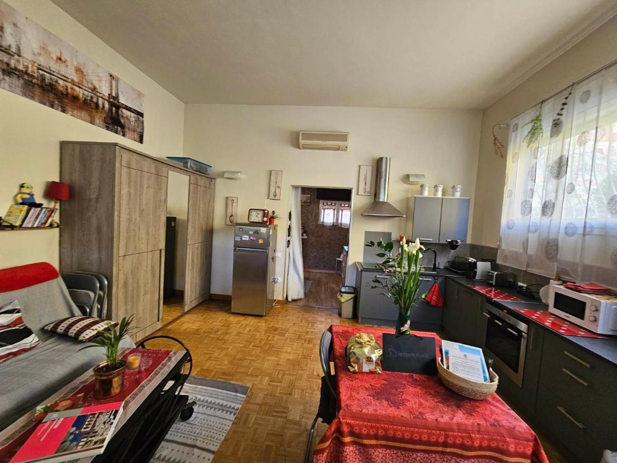 Les Violettes Apartment